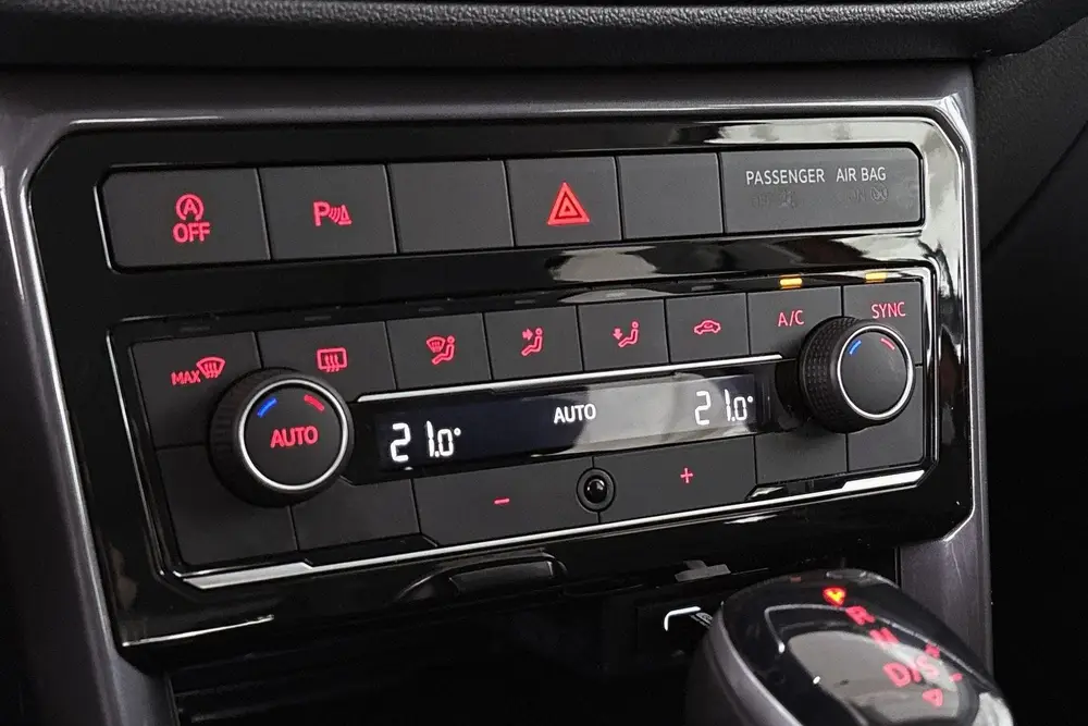 Volkswagen T-Cross 1.0 TSI Style Automaat Camera LED Climate uit 2021, foto 20