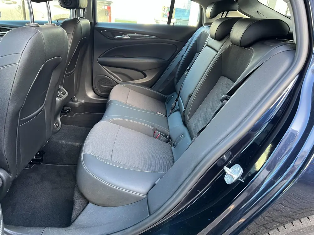 Opel Insignia 1.5 Turbo Business Executive uit 2019, foto 18