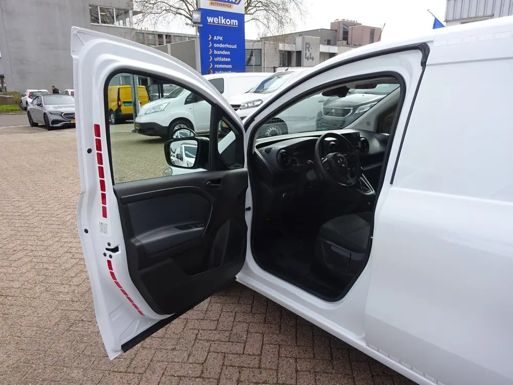 Mercedes-Benz Citan 108 CDI L1 Pro MBUX AIRCO CRUISE CONTROL uit 2022, foto 12