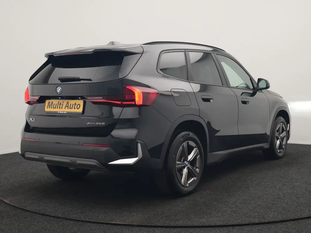 BMW X1 xDrive25e PHEV 245pk Dealer O.H. uit 2023, foto 3