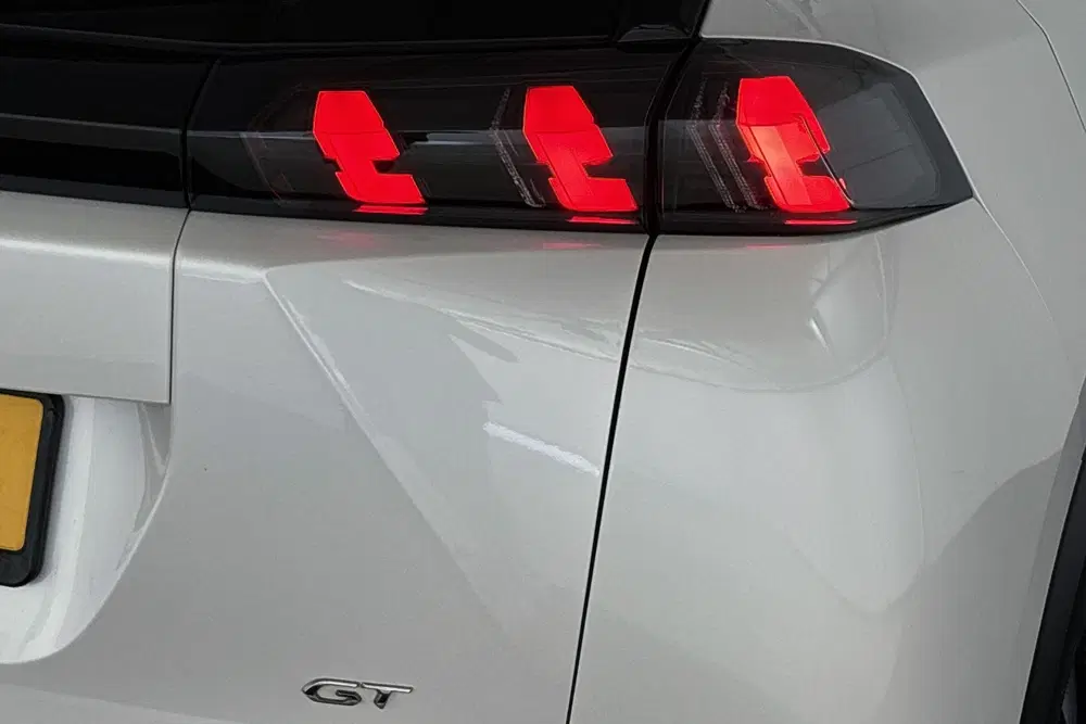 Peugeot 2008 EV GT 50 kWh Achteruitrijcamera Apple Carp uit 2023, foto 19
