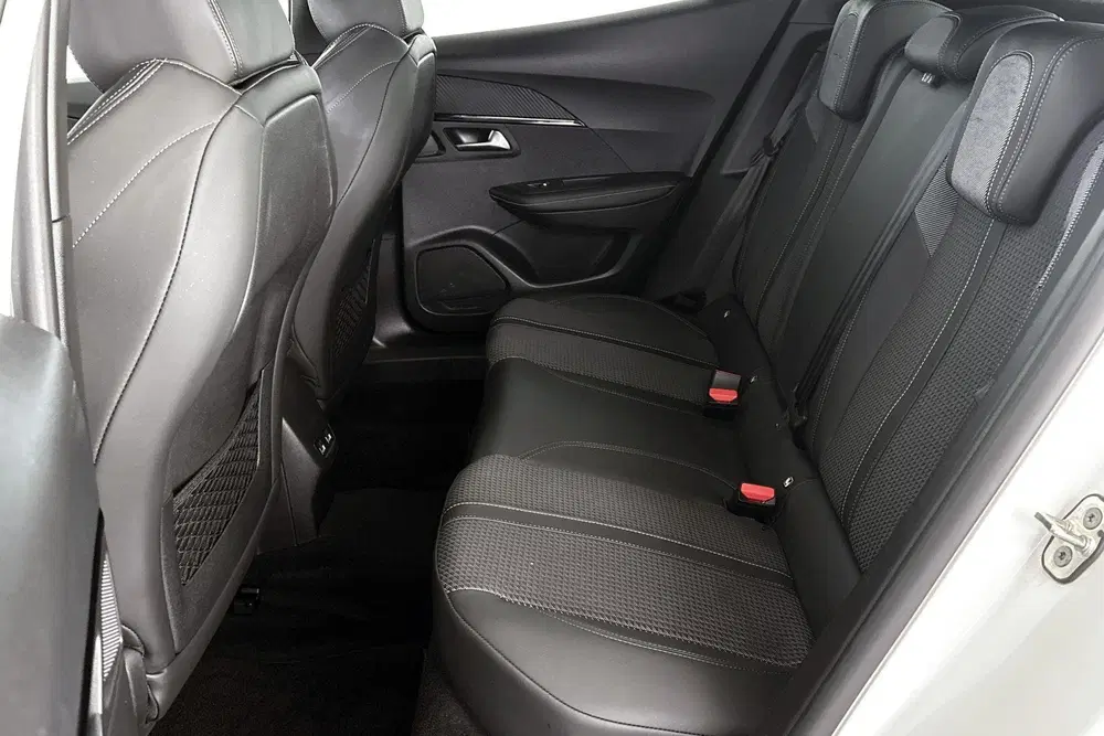 Peugeot 2008 EV GT 50 kWh Achteruitrijcamera Apple Carp uit 2023, foto 8