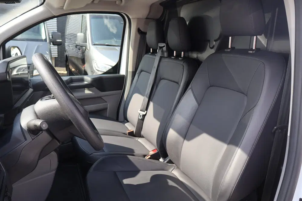Ford Transit Custom 2.0 TDci 136pk L2 H1 Trend Koelwagen uit 2024, foto 2