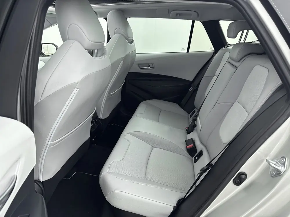 Toyota Corolla 2.0 Hybrid Executive JBL uit 2019, foto 17