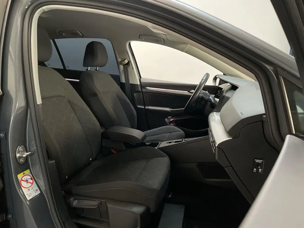 Volkswagen Golf 1.0 eTSI 110pk DSG Life Virtual Cockpit Navi uit 2023, foto 5