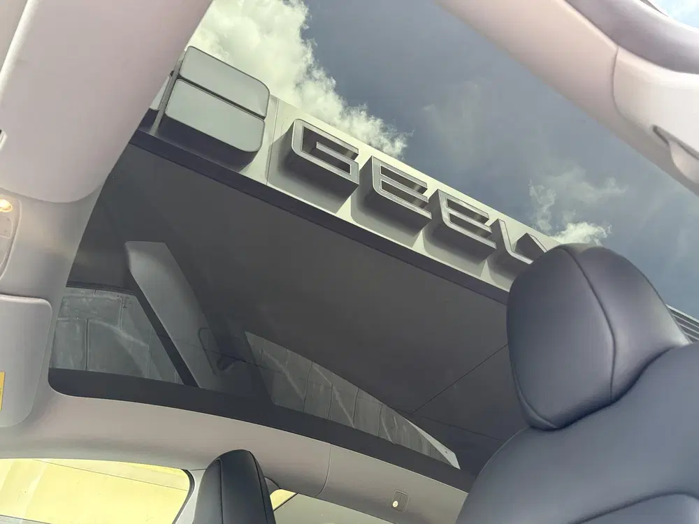 Tesla Model Y Long Range AWD 75 kWh uit 2023, foto 18