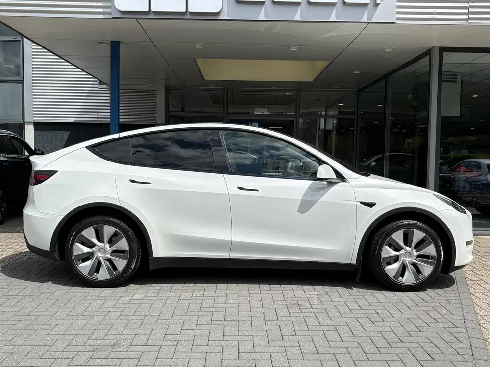 Tesla Model Y Long Range AWD 75 kWh uit 2023, foto 4