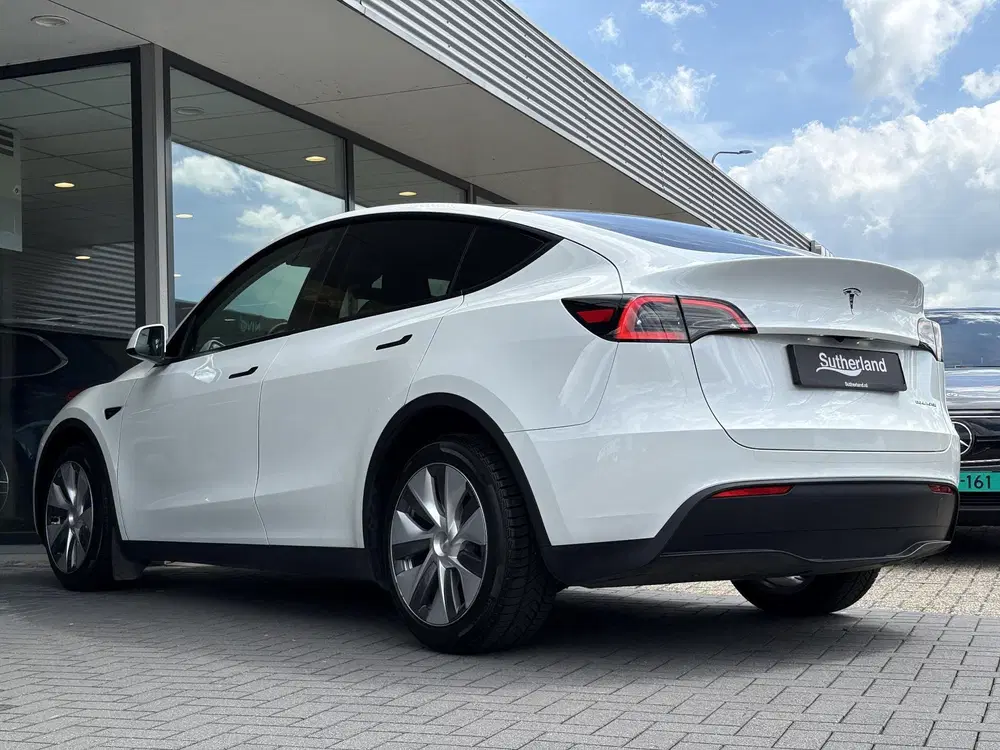 Tesla Model Y Long Range AWD 75 kWh uit 2023, foto 7