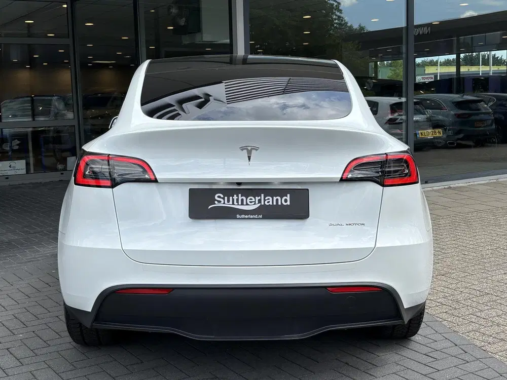 Tesla Model Y Long Range AWD 75 kWh uit 2023, foto 8