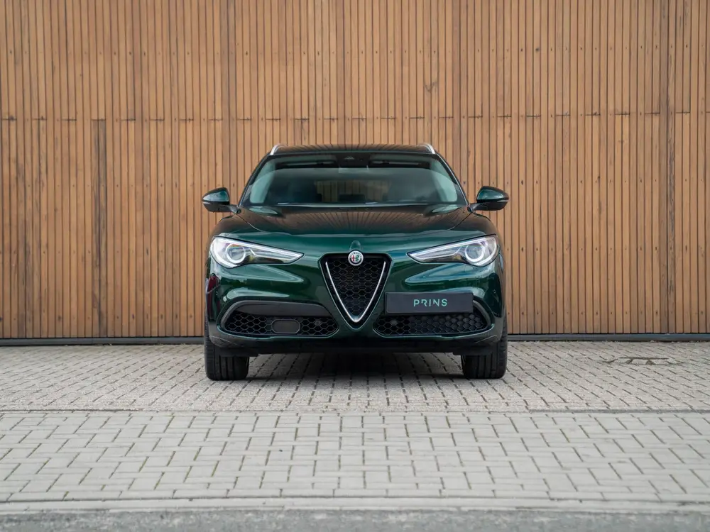 Alfa Romeo Stelvio 2.0T 280pk AWD Ti Lusso MY21 uit 2020, foto 2