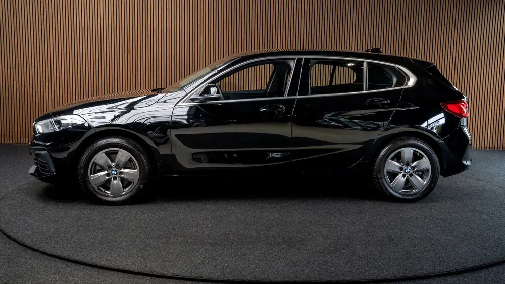 BMW 1-serie 116i Navi Climate PDC Stuurverwarming Stoe uit 2022, foto 2
