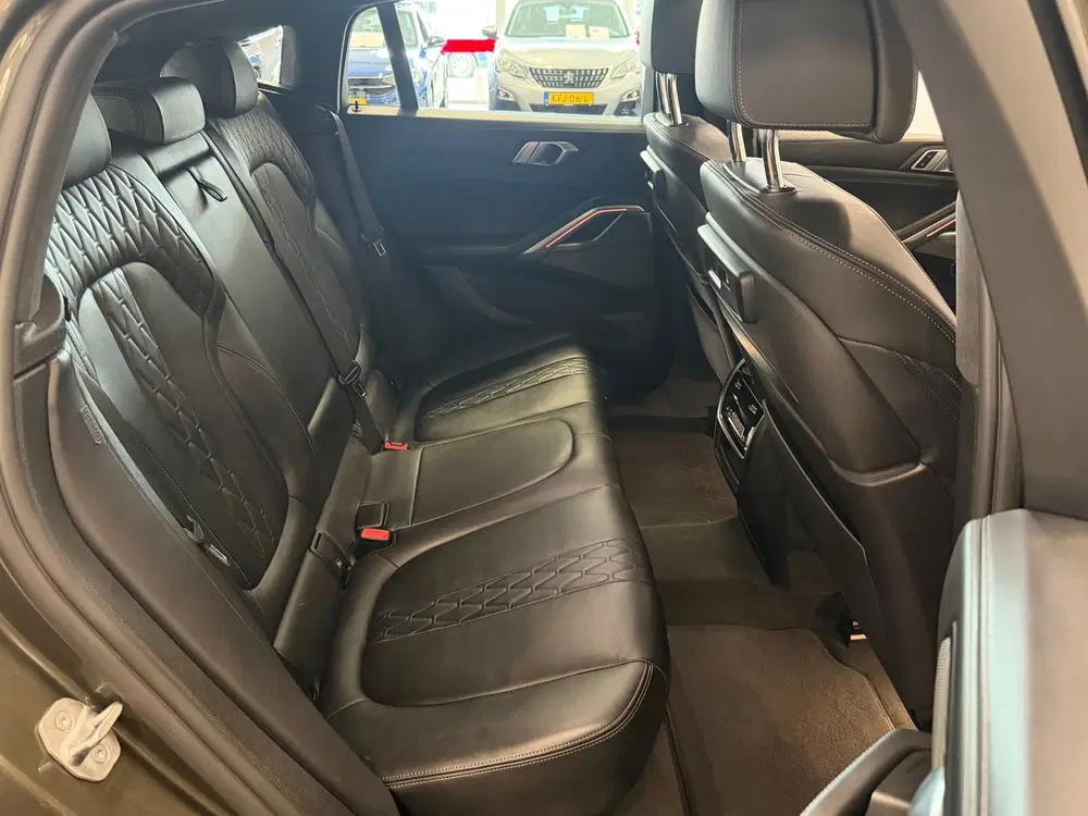 BMW X6 XDrive40i M-PAKKET uit 2020, foto 17
