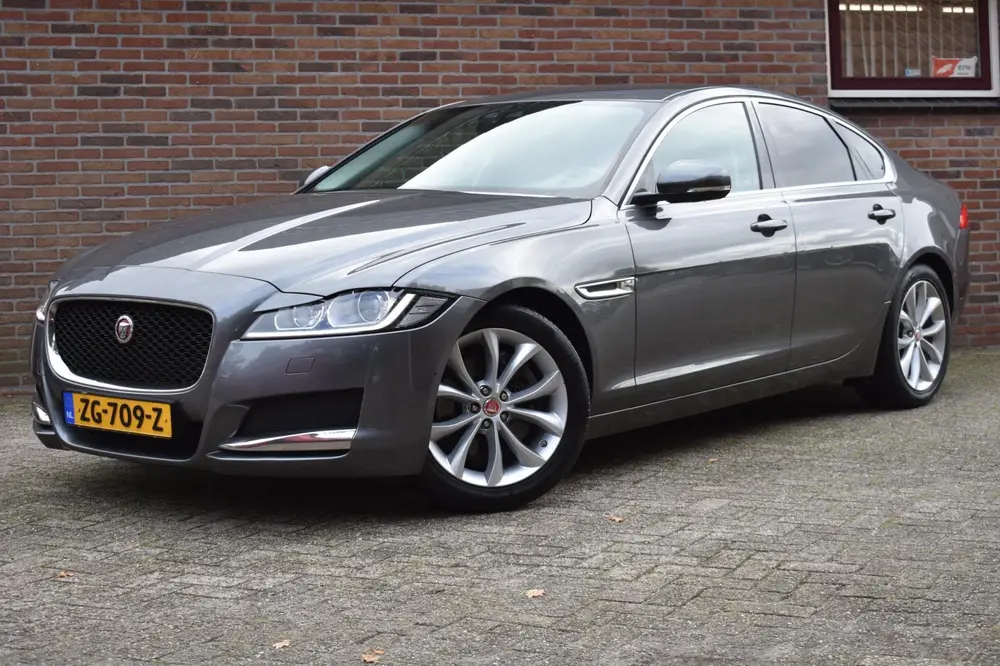 Jaguar XF 2.0d Prestige '19 Leder Xenon Clima NAvi Cruise uit 2019