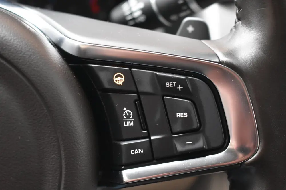 Jaguar XF 2.0d Prestige '19 Leder Xenon Clima NAvi Cruise uit 2019, foto 19