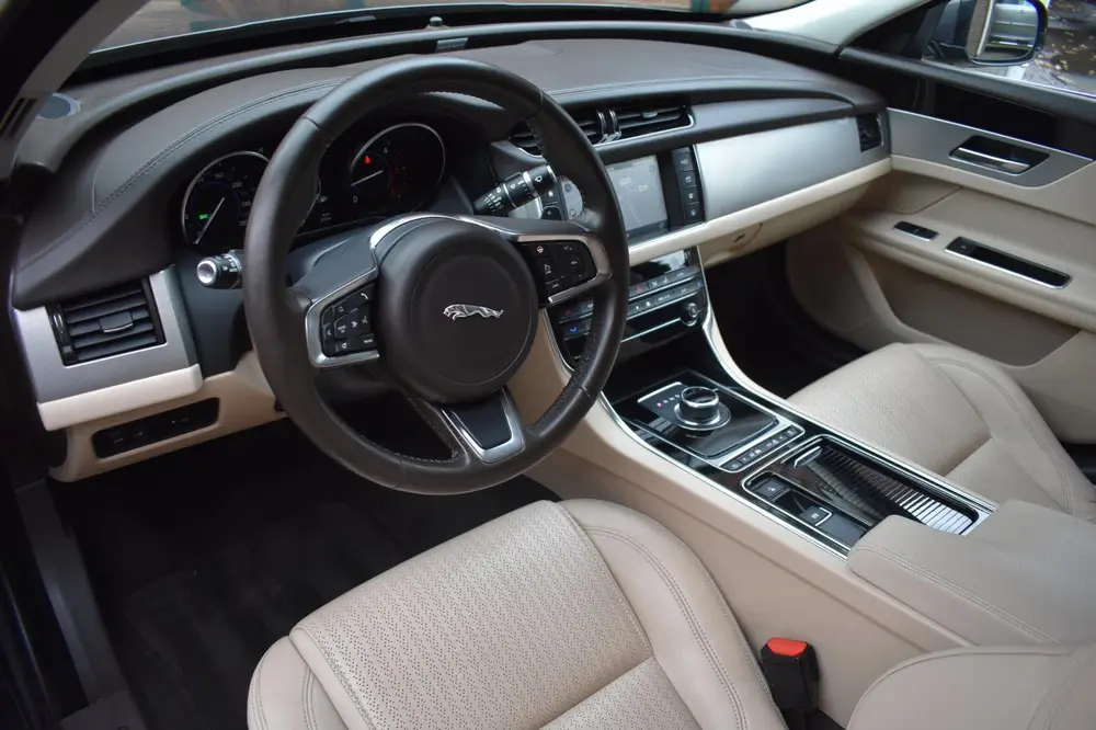Jaguar XF 2.0d Prestige '19 Leder Xenon Clima NAvi Cruise uit 2019, foto 6