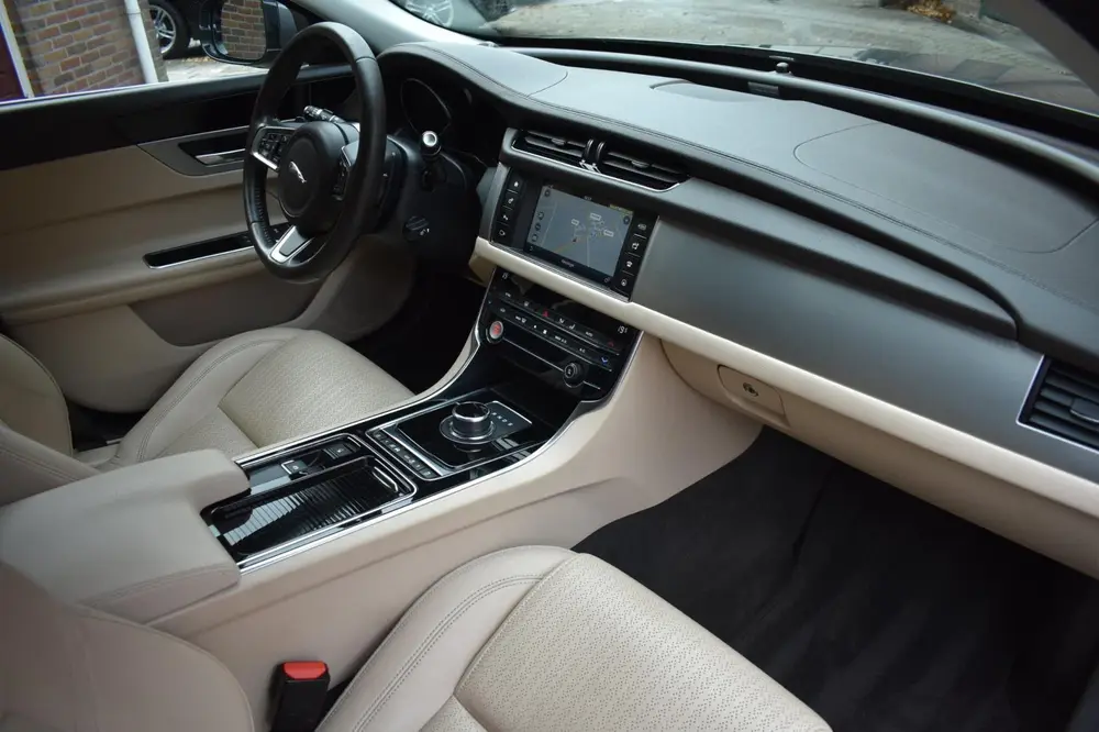 Jaguar XF 2.0d Prestige '19 Leder Xenon Clima NAvi Cruise uit 2019, foto 8