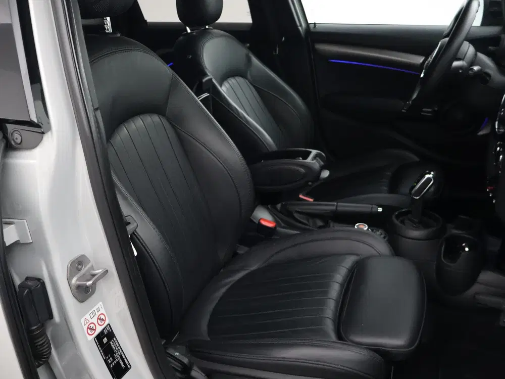 Mini Cooper 1.5 COOPER AUT. + LEDER uit 2021, foto 6
