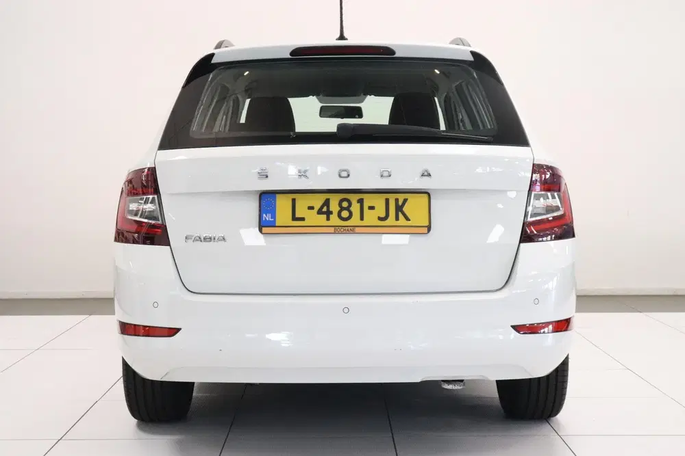 Skoda Fabia 1.0 TSI Business Edition uit 2021, foto 18