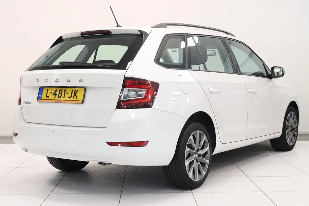 Skoda Fabia 1.0 TSI Business Edition uit 2021, foto 2