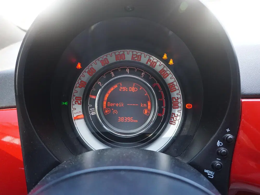 Fiat 500 C 1.0 Hybrid RED uit 2022, foto 13