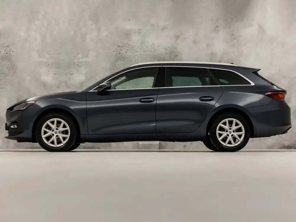 SEAT Leon 1.5 TSI Sport (4 CILINDER, APPLE CARPLAY, GROOT NA uit 2021, foto 2