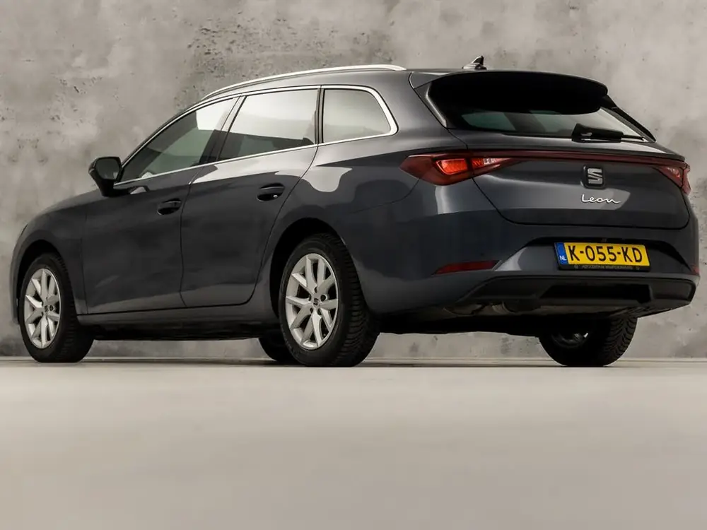 SEAT Leon 1.5 TSI Sport (4 CILINDER, APPLE CARPLAY, GROOT NA uit 2021, foto 3