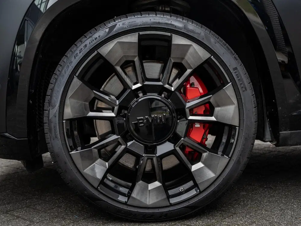 BMW XM PHEV Label Red 30 kWh uit 2024, foto 12