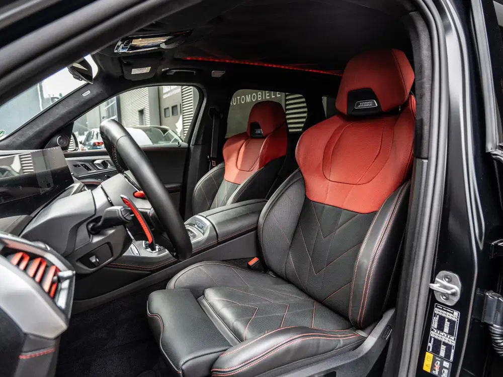 BMW XM PHEV Label Red 30 kWh uit 2024, foto 13