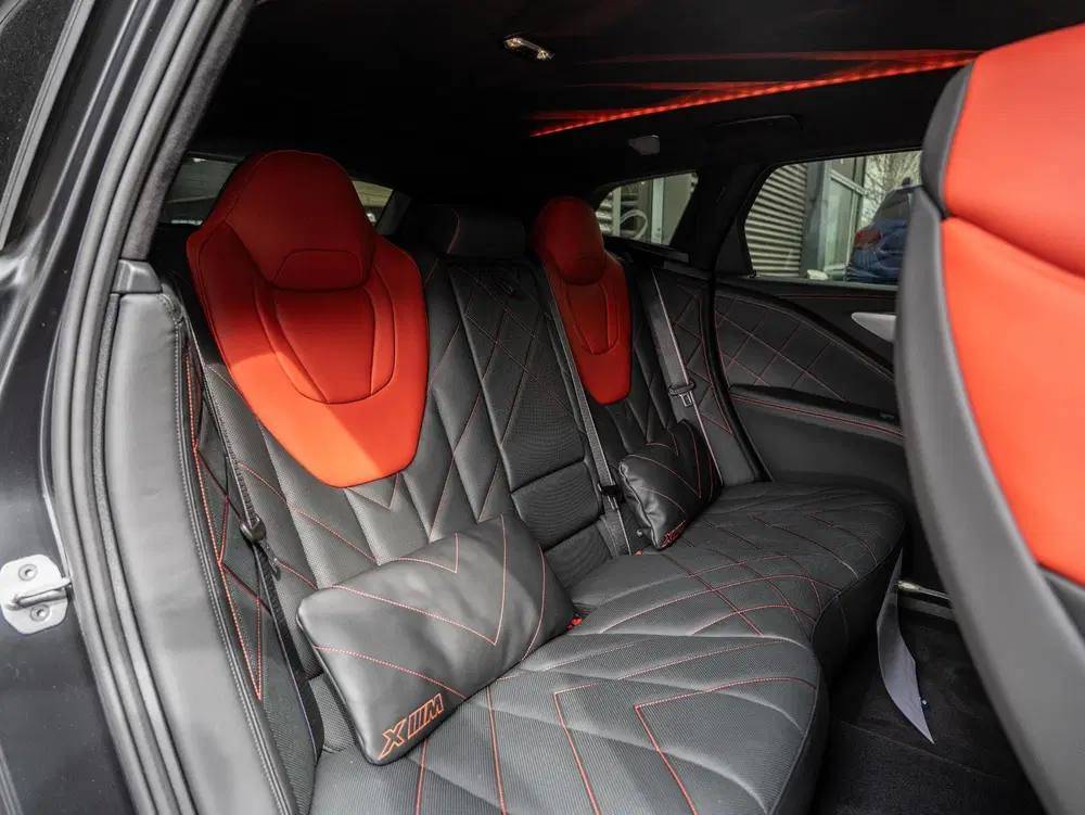 BMW XM PHEV Label Red 30 kWh uit 2024, foto 19