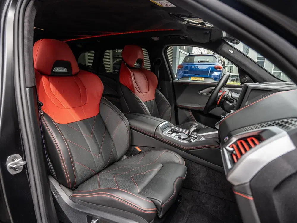 BMW XM PHEV Label Red 30 kWh uit 2024, foto 20