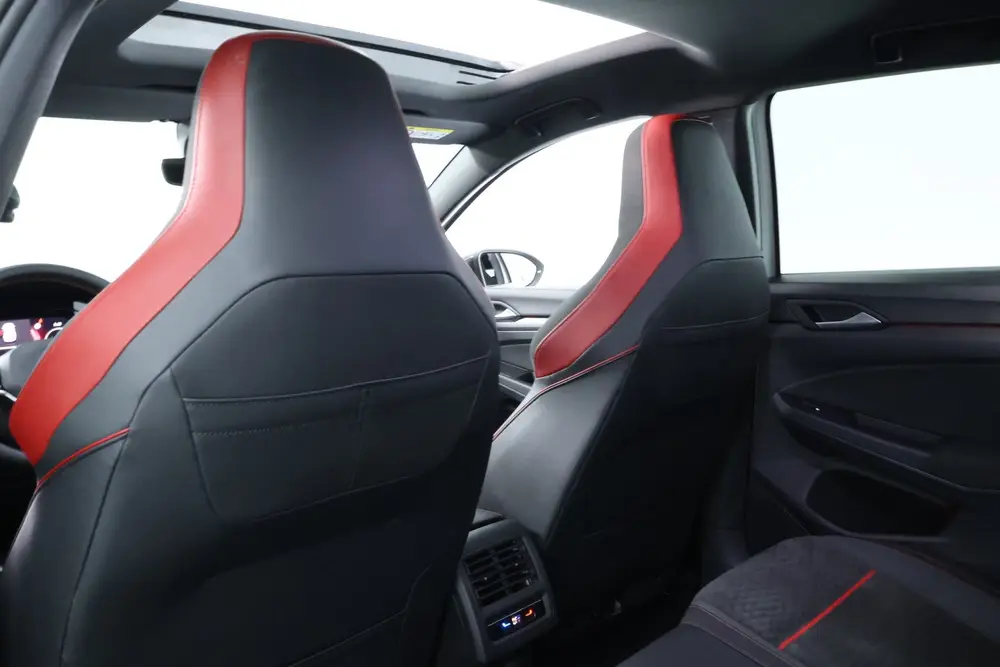 Volkswagen Golf 2.0 TSI GTI CLUBSPORT |PANO|CAMERA|CARPLAY|I uit 2022, foto 20