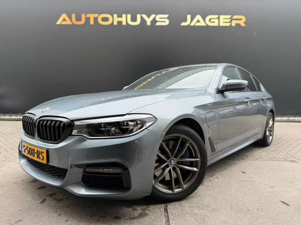 BMW 5-serie 530e iPerformance High Executive uit 2019