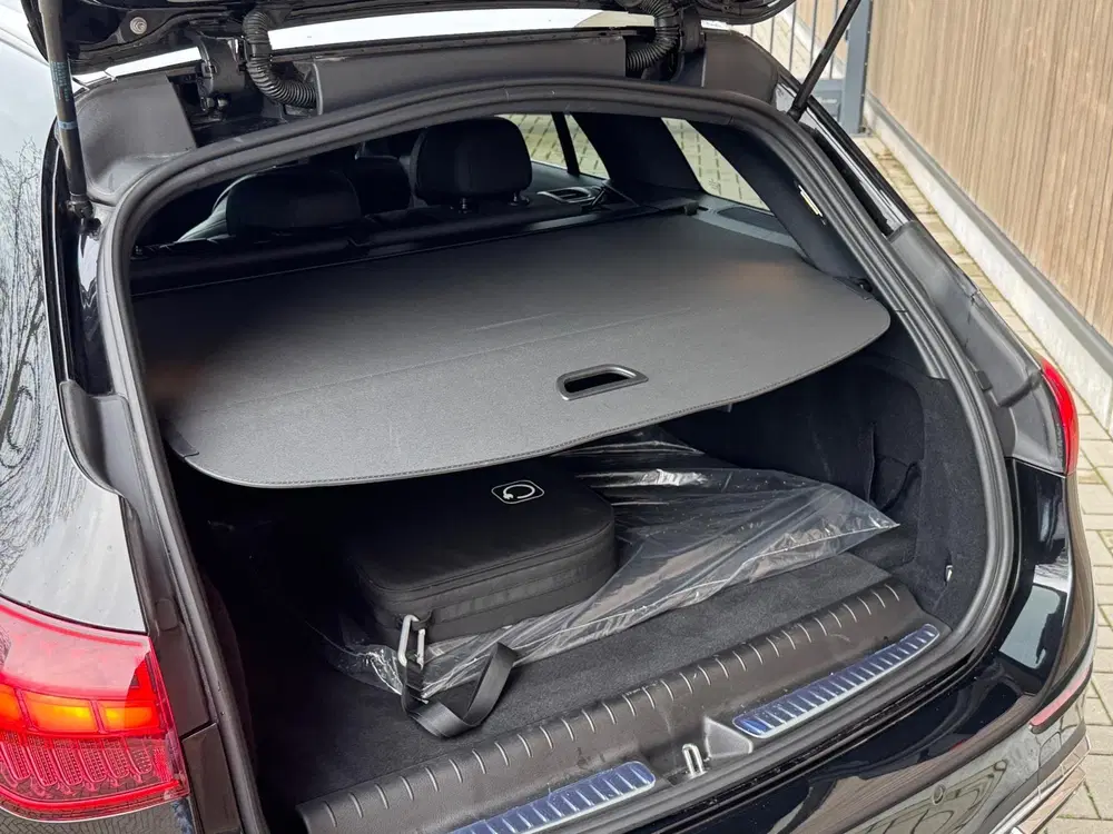 Mercedes-Benz C-Klasse C300 e AMG Line uit 2024, foto 12