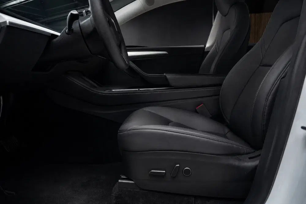Tesla Model Y SOH: 95 uit 2022, foto 13