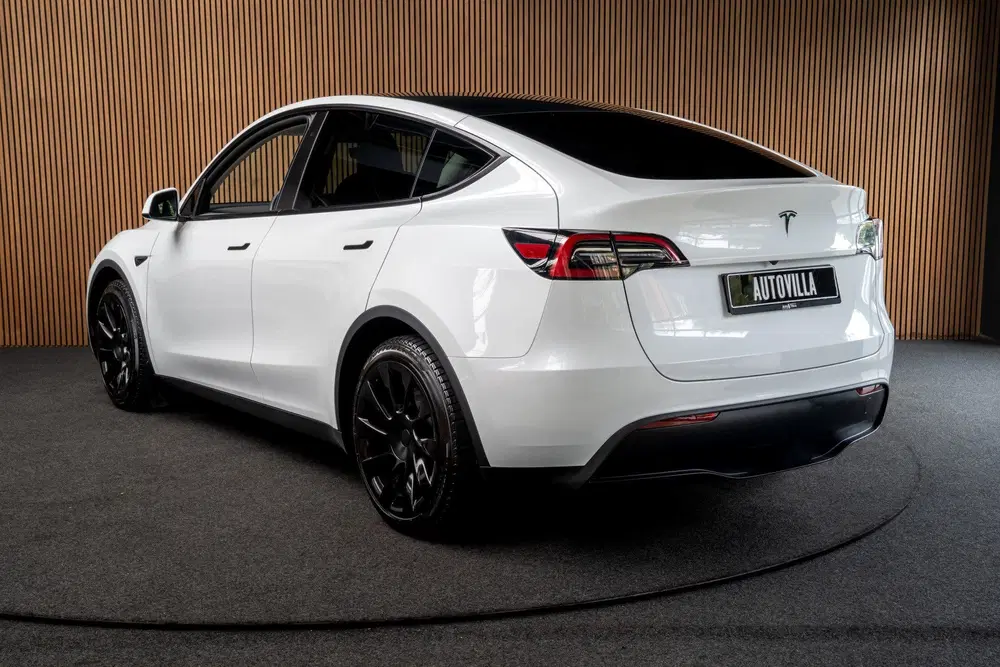 Tesla Model Y SOH: 95 uit 2022, foto 3