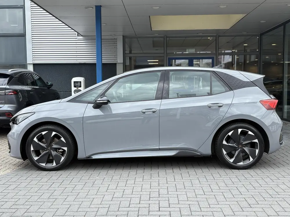 Cupra Born Essential 62 kWh uit 2024, foto 11