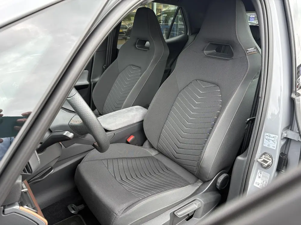 Cupra Born Essential 62 kWh uit 2024, foto 12