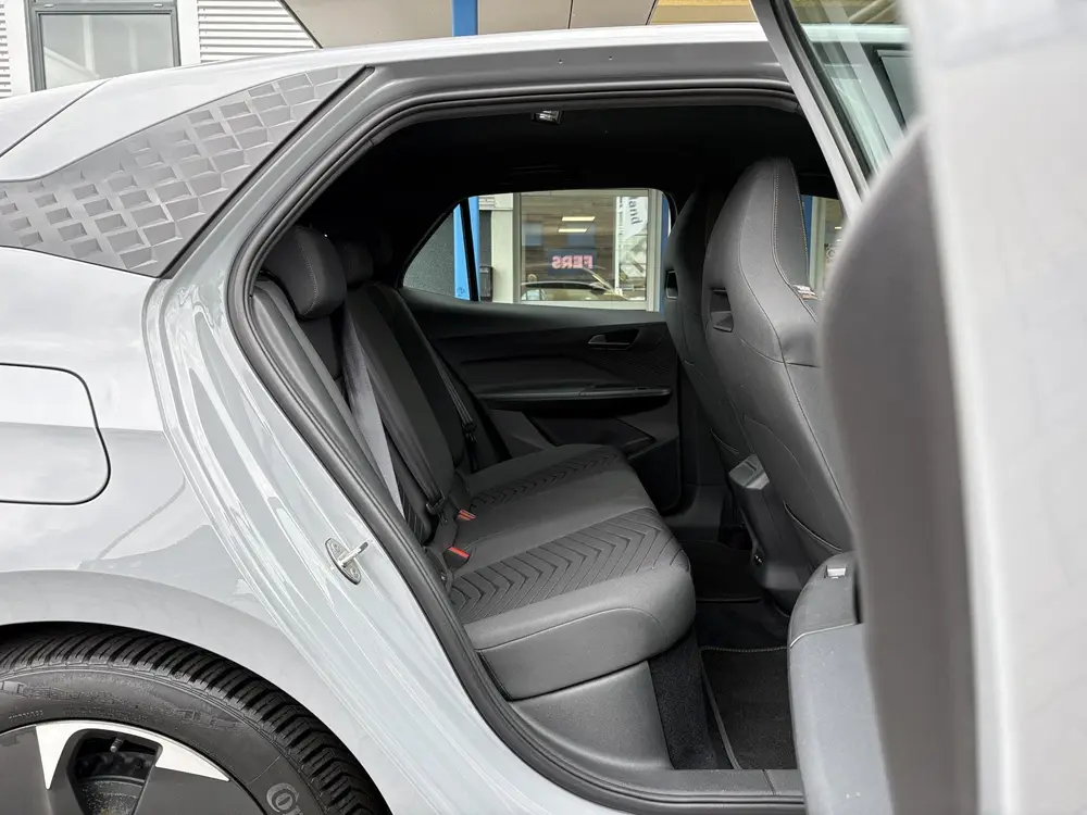 Cupra Born Essential 62 kWh uit 2024, foto 6