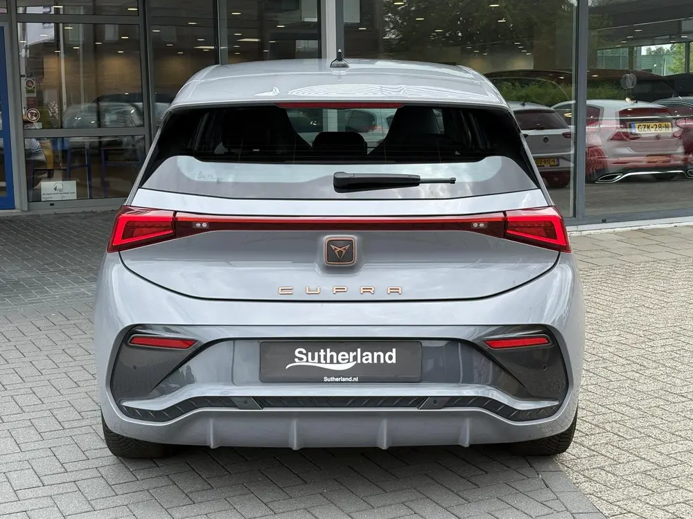 Cupra Born Essential 62 kWh uit 2024, foto 8