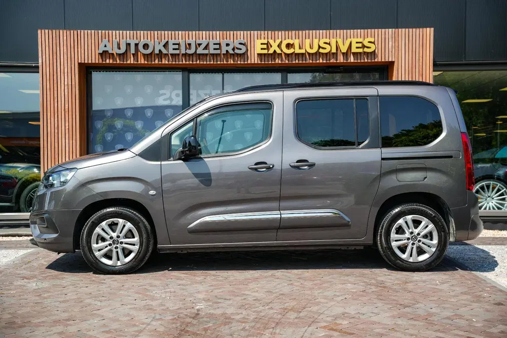 Toyota Proace City Geel Kenteken 5 Persoons Automaat Navi uit 2024, foto 5