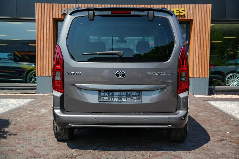 Toyota Proace City Geel Kenteken 5 Persoons Automaat Navi uit 2024, foto 9