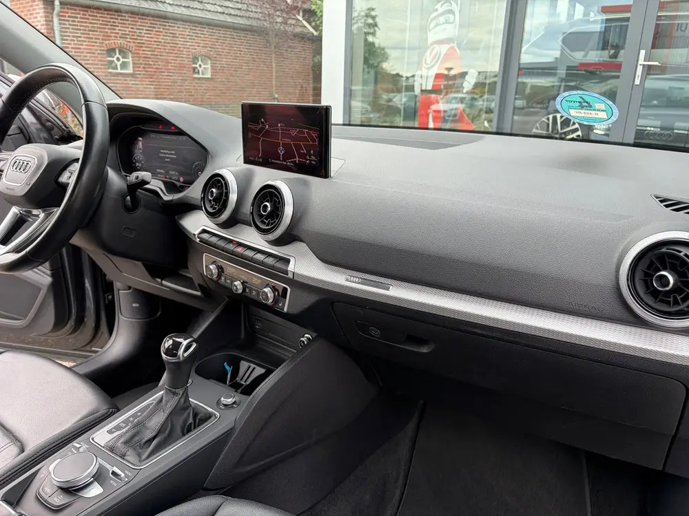 Audi Q2 35 TFSI S Edition uit 2021, foto 11