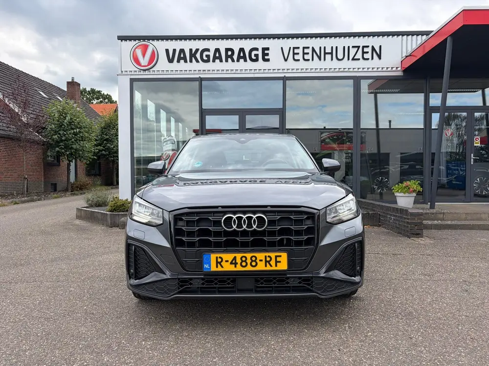 Audi Q2 35 TFSI S Edition uit 2021, foto 3