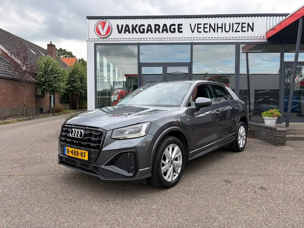 Audi Q2 35 TFSI S Edition uit 2021, foto 4