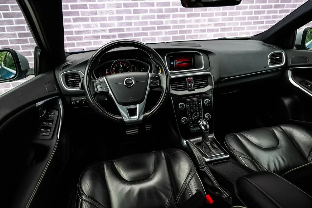 Volvo V40 1.5 T3 Polar+ Sport | Parkeerverwarming | Panorama uit 2019, foto 10