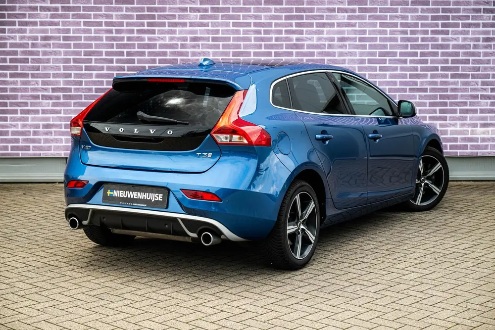 Volvo V40 1.5 T3 Polar+ Sport | Parkeerverwarming | Panorama uit 2019, foto 15
