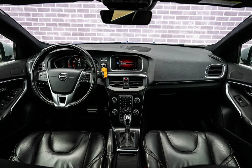 Volvo V40 1.5 T3 Polar+ Sport | Parkeerverwarming | Panorama uit 2019, foto 5