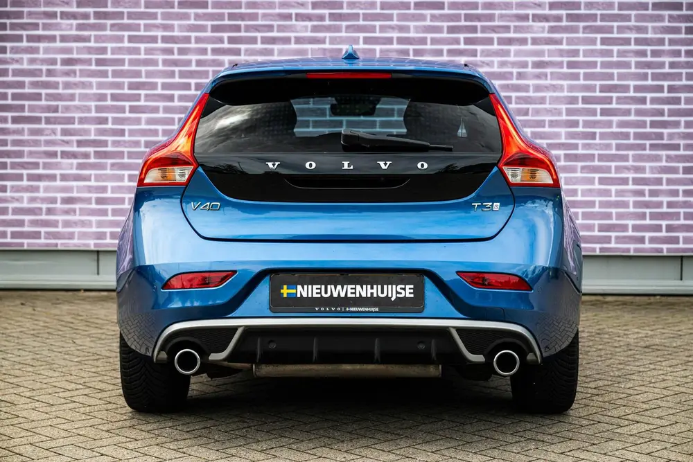 Volvo V40 1.5 T3 Polar+ Sport | Parkeerverwarming | Panorama uit 2019, foto 9