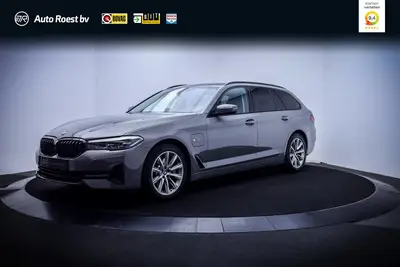 BMW 5-serie 5 Serie Touring 520e 204Pk BUSINESS Editio uit 2022