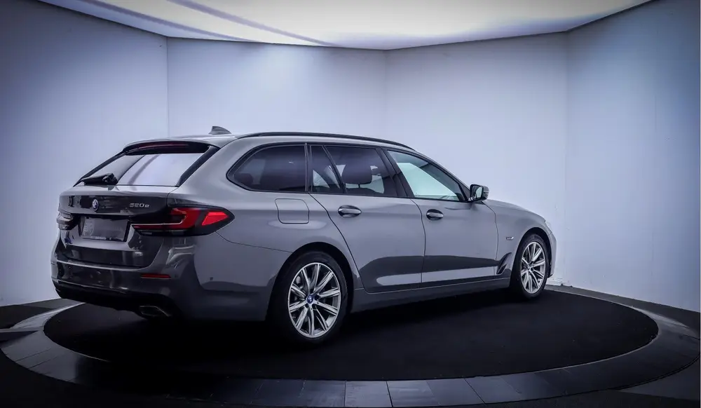 BMW 5-serie 5 Serie Touring 520e 204Pk BUSINESS Editio uit 2022, foto 5